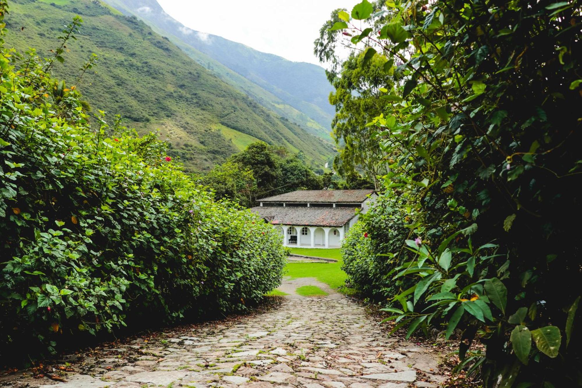 Hosteria La Eterna Primavera Huigra Exterior photo