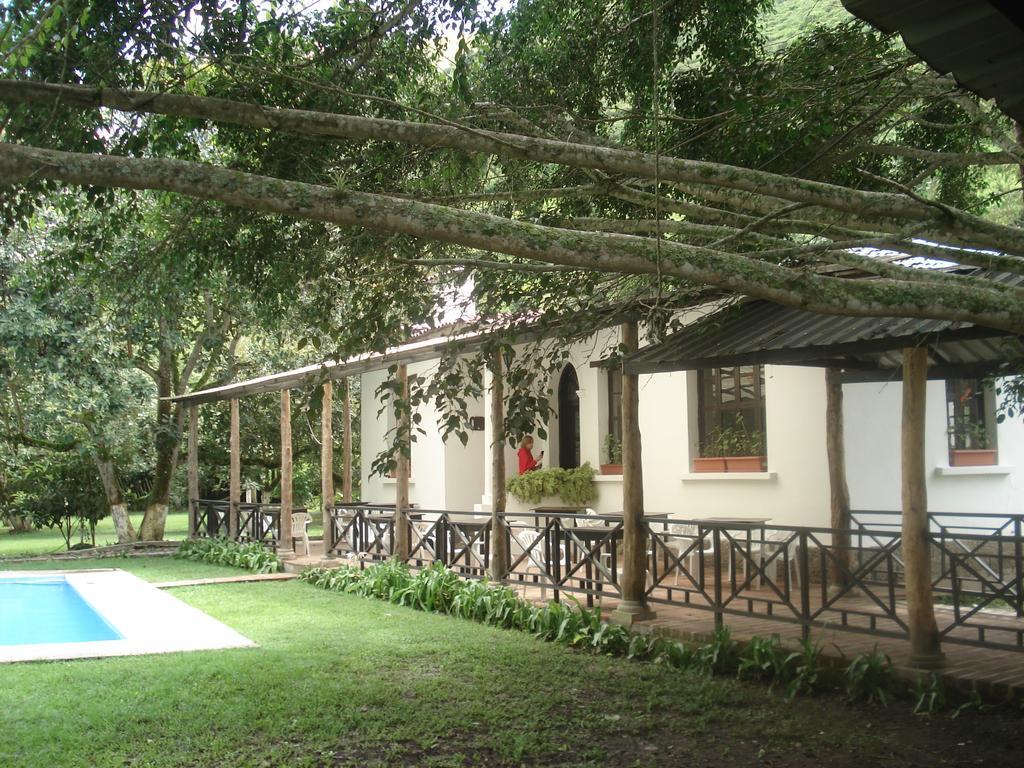 Hosteria La Eterna Primavera Huigra Exterior photo